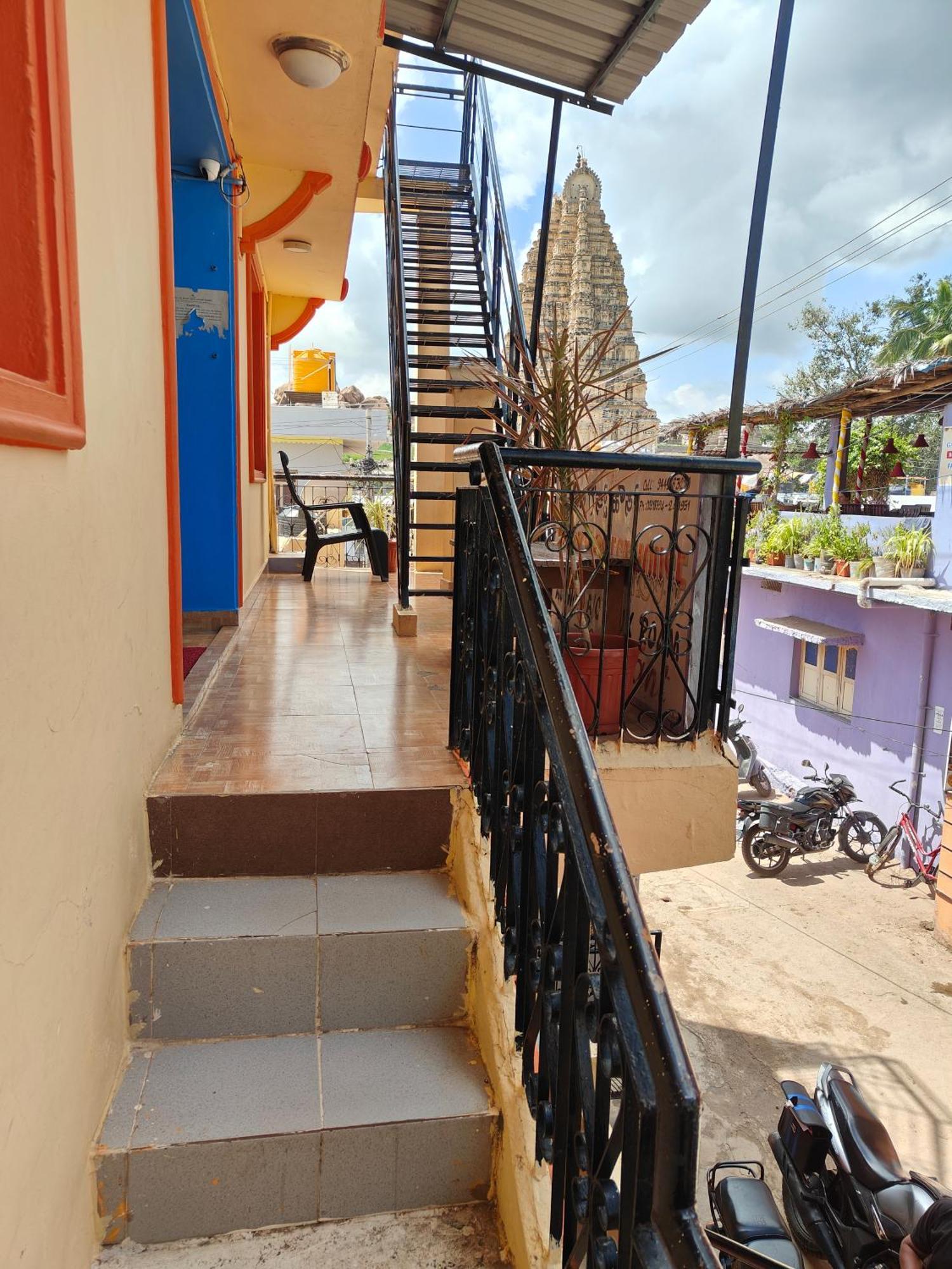 Rocky Guesthouse Hampi Zewnętrze zdjęcie